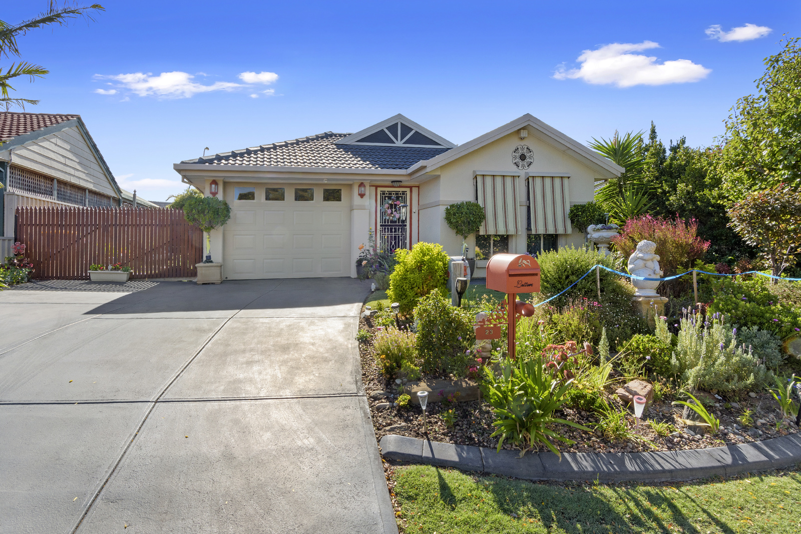 23-lantern-drive-seaford-rise-vivid-property-company-adelaide